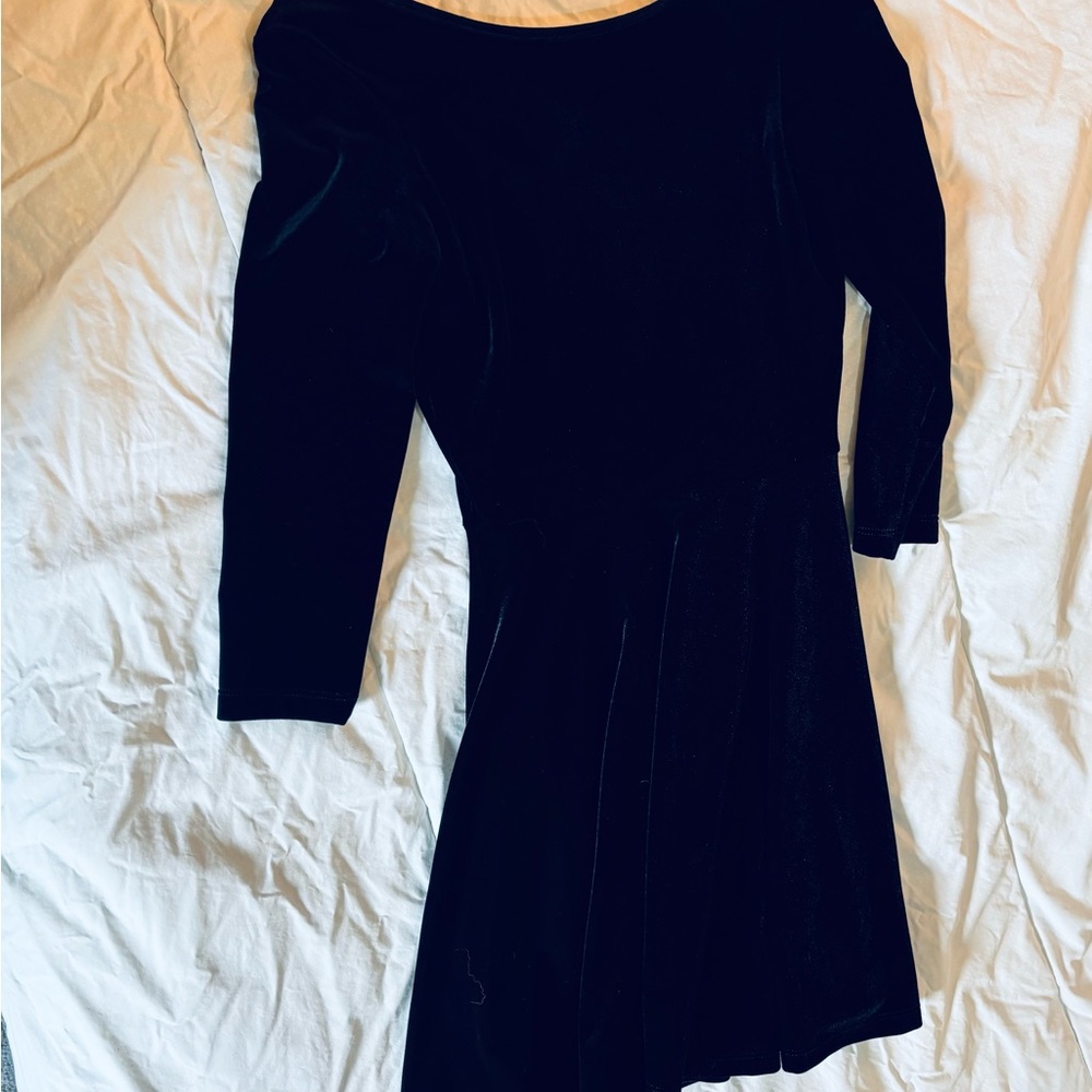 Elegant Black Velvet Dress - Picture 10 of 14